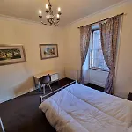 Central 10 Min Walk 2 Royal Mile