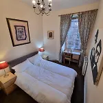 Central 10 Min Walk 2 Royal Mile